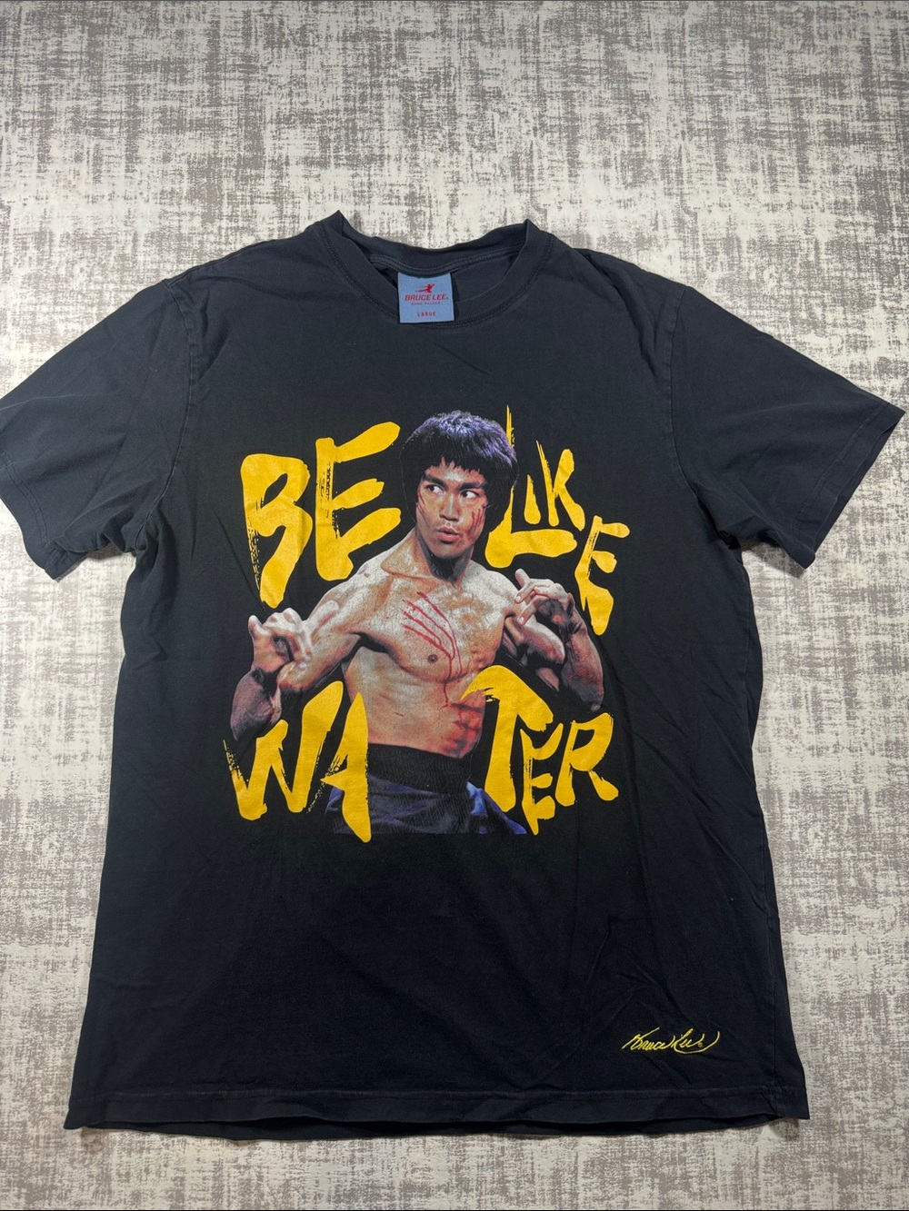 Bruce Lee Black “Be Like Water” Original Signed Shirt  sz Large Mens 29X21.5